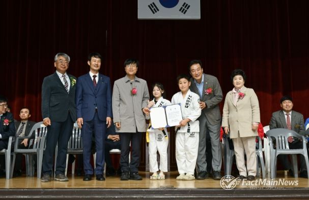 열띤 승부와 화합의 장...거제시장배 전국 주짓수대회 성료